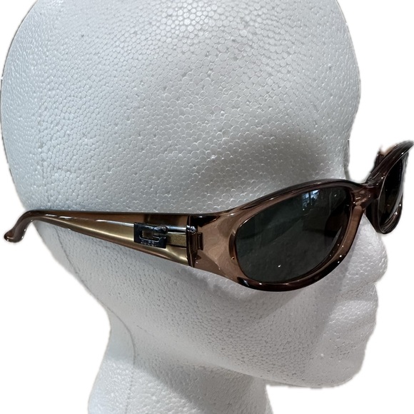 GUCCI Sunglasses - Picture 4 of 16